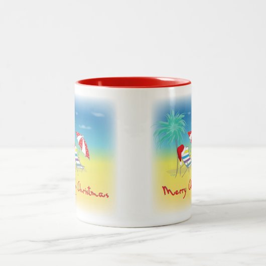 Vrolijk kerstfeest, Santa Hat, palmboom, strand Tweekleurige Koffiemok (Center)