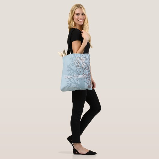 Vrolijk kerstfeest! tote bag (Op model)