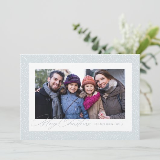 Vrolijk kerstfeest twee foto's sneeuwlijst simpel feestdagenkaart (Staand voorkant)