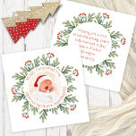 Vrolijk kerstfeest van nieuwe grootouders Foto Feestdagenkaart<br><div class="desc">Vrolijk kerstfeest van nieuwe grootouders Foto en Jaar. Een nieuw kleinkind is een zeer magische tijd en als trotse nieuwe grootouders zul je het van de daken willen roepen! Dus waarom niet om een foto van uw kostbare nieuwe lid van uw familie te sturen samen met uw kerstgroeten! Vervang de...</div>