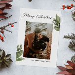 vrolijk kerstfeest. Waterverf winter bloemenfoto Feestdagenkaart<br><div class="desc">"Vrolijk kerstfeest" fotokaart met waterverf dennen en bloemen botanische voor de wintervakantie. Neem contact met me op als je extra items nodig hebt.</div>