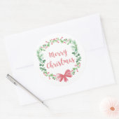 vrolijk kerstfeest. Wintervakantiekrans. Dennen Ronde Sticker (Envelop)