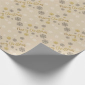 Vrolijk kerstfeestElegant Golden Snowflakes Cadeaupapier (Hoek)