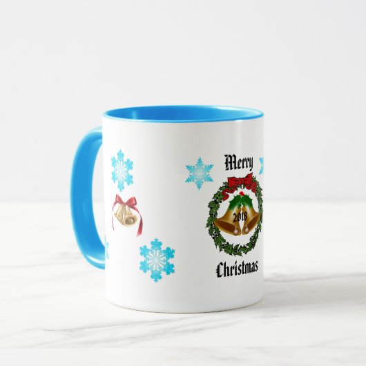 Vrolijk kerstgebak, Wreath, Bells en Snowflakes Mok (Voorkant links)