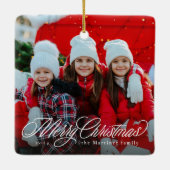 Vrolijk kerstklassiek script één fotovakantie keramisch ornament (Achterkant)