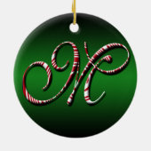 Vrolijk kerstkleuren Groen Rood Witte Letter M Keramisch Ornament (Achterkant)