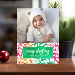 Vrolijk Kerstmis Botanische Cheery Tie Dye - Foto Feestdagenkaart<br><div class="desc">Voeg een familiefoto toe aan dit heldere en vrolijke daskleurige botanische niet-traditionele ontwerp. Prettige feestdagen Dit kan worden gebruikt voor elke kerstgroet - De voorkant bevat een foto met een trendy script lettertype. De achtergrond bevat een modern botanisch patroon over een kleurrijk rood en groen kleurstofpatroon.</div>