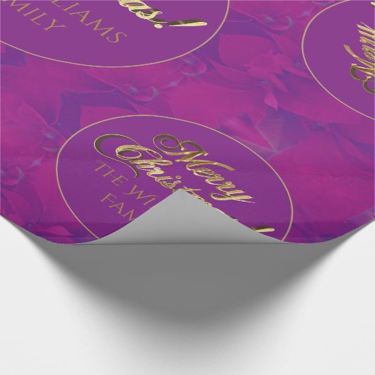 Vrolijk Kerstmis Elegant Goud Script Paarse Cadeaupapier (Hoek)