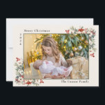 Vrolijk Kerstmis Fotocollage Poinsettias Feestdagenkaart<br><div class="desc">Elegant 5-foto Kerst wenskaart met tekst, "Vrolijk kerstfeest." Gepersonaliseerd met het jaar en de familienaam, ook. Foto's staan op de voor- en achterkant van de kaart. Geaccentueerd met rode en witte poinsettias en groen. Neem contact met mij op voor hulp bij uw aanpassingen of om extra matching of coördinatie van...</div>