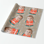 Vrolijk Kerstmis Gingerbread Custom Face Grappig Cadeaupapier<br><div class="desc">Maak je cadeau-geven extra speciaal met onze Merry Christmas Gingerbread Custom Face Funny Wrapping. Deze aangepaste fotocadeauvellen zijn de perfecte manier om een persoonlijke en hilarische touch aan uw cadeaus toe te voegen. Met schattige ontbijtkoek mannen en vrouwen die kerstmutsen dragen, kunt u een unieke en onvergetelijke cadeaupakkende ervaring creëer...</div>
