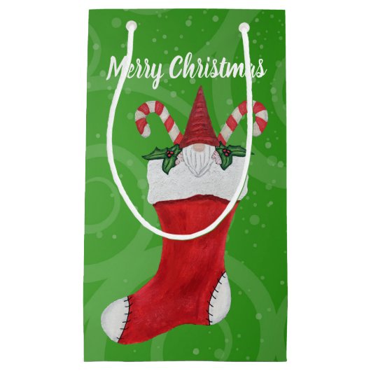Vrolijk Kerstmis Gnome Rood Stocking Groene Swirls Klein Cadeauzakje (Voorkant)