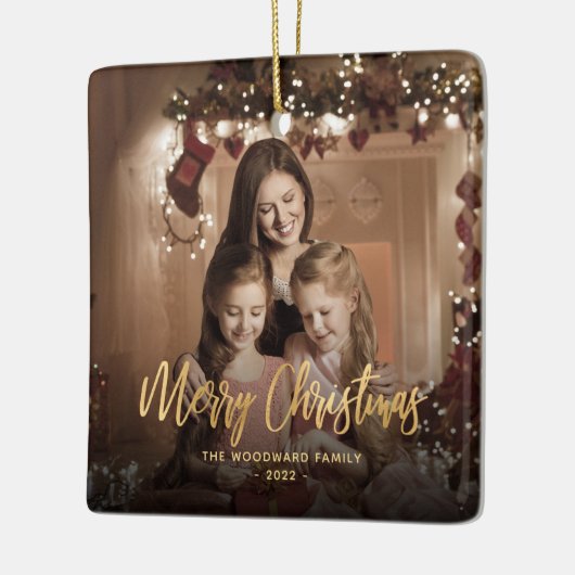 Vrolijk Kerstmis Goud Script Familie Foto Keramisch Ornament (Links)