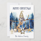 Vrolijk Kerstmis Lady Gnome op Blauw Bos Feestdagenkaart (Voorkant)