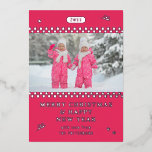 Vrolijk Kerstmis Retro Roze Foto Gepersonaliseerd Folie Feestdagenkaart<br><div class="desc">Merry Christmas Retro Pink Photo Gepersonaliseerde familienaam Modern Folie Christmas Kaarten Holiday Cards bevat een van uw favoriete foto's met de tekst "Merry Christmas & Happy New Year" in de folie scripttypografie. Perfect voor Kerstmis om naar vrienden en familie te sturen. Ontworpen door ©2024 Evco Studio www.zazzle.com/store/evcostudio</div>