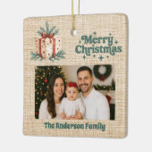 Vrolijk Kerstmis rode foto beige jute geschenkdoos Keramisch Ornament (Links)