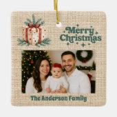 Vrolijk Kerstmis rode foto beige jute geschenkdoos Keramisch Ornament (Voorkant)