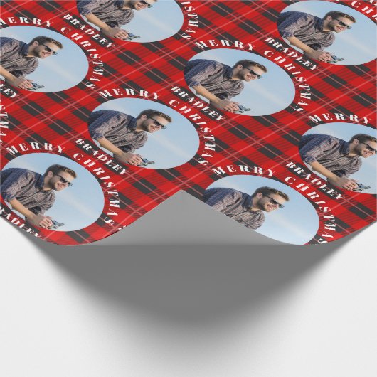 Vrolijk Kerstmis Rood Plaid Gepersonaliseerde Foto Cadeaupapier (Hoek)