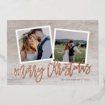 Vrolijk Kerstmis Rustiek Script 2 Foto Goud Folie Feestdagenkaart<br><div class="desc">Betaalbare op maat gedrukte kerstfotokaarten met eenvoudige sjablonen voor maatwerk. Dit rustieke chique ontwerp heeft een 2 fotosjabloon met echte gouden folie scripttekst op een houten achtergrond. Personaliseer het met uw foto's, familienaam, het jaar of andere aangepaste tekst. Achterzijde heeft ruimte voor extra foto's en tekst. Gebruik de ontwerpgereedschappen om...</div>