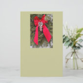 Vrolijk kerstrood Bow Briefpapier (Staand voorkant)