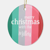 Vrolijk kerstrood en groen keramisch ornament (Links)