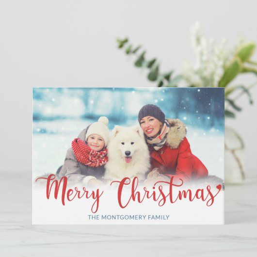 Vrolijk kerstrood modern script foto blauw feestdagenkaart (Staand voorkant)