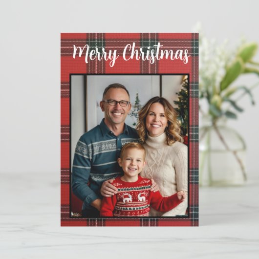 Vrolijk Kerstrood Plaid Custom Family Photo Feestdagenkaart (Staand voorkant)