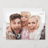 Vrolijk kerstrood Witte Stripes Moderne Foto Feestdagenkaart (Voorkant)