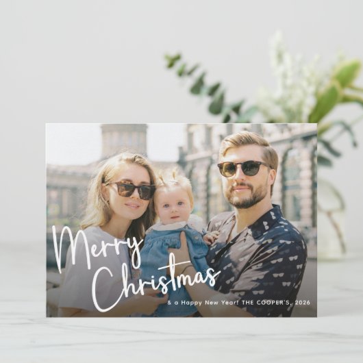 Vrolijk kerstscript belettering 2 foto feestdagenkaart (Staand voorkant)