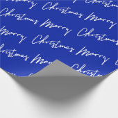 Vrolijk kerstscript Blauwe Zeeviering Witte winter Cadeaupapier (Hoek)