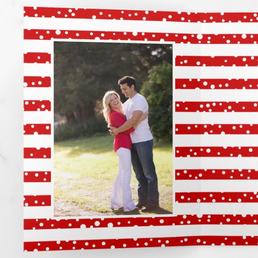 Vrolijk kerstscript typografie en kransfoto drieluik wenskaart (Binnenzijde eerst)