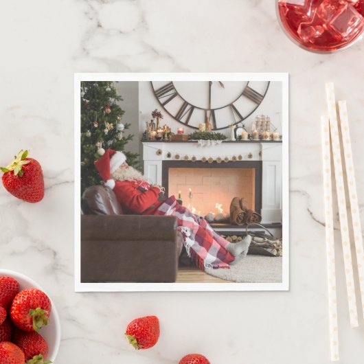 Vrolijk kerstwapen en Cozy Fireplace Santa Servet (Insitu)