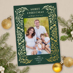 Vrolijk kerstwinter groen foto goud folie feestdagenkaart<br><div class="desc">Deze vertikale kerstkaart toont een elegant gouden folie wintergroen lijst op een donkergroene achtergrond.</div>