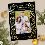 Vrolijk kerstwinter groen foto goud folie feestdagenkaart<br><div class="desc">Deze zwarte kerstkaart heeft een sierlijke gouden folie wintergroene rand die de verticaal foto lijst.</div>
