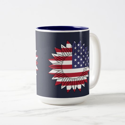 Vrolijk op 4 juli Zonnebloem Vlag Tweekleurige Koffiemok (Voorkant rechts)