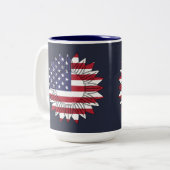 Vrolijk op 4 juli Zonnebloem Vlag Tweekleurige Koffiemok (Voorkant links)