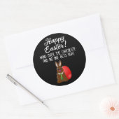 Vrolijk Pasen. Hand over de broekzak Ronde Sticker (Envelop)