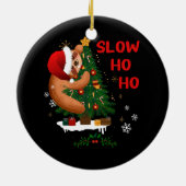 Vrolijk Slothmas Kerstluiaard Santa Hoed Slapen Keramisch Ornament (Achterkant)