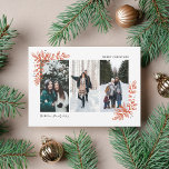 Vrolijk Trio Vakantie Fotokaart Feestdagenkaart<br><div class="desc">Introductie van een prachtige kerstfotokaart die kunstmatig gekoesterde herinneringen en feestelijke elegantie samen weeft. Dit kaartontwerp heeft drie hartverwarmende foto's, waardoor een visueel verhaal ontstaat over de vakantiegoederen van uw familie. De ingewikkelde rode bloemlijnkunst siert elegant de kaart, die een vleugje delicate schoonheid en verfijning aan het ontwerp brengt. De...</div>