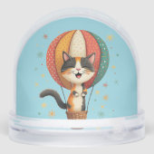 Vrolijke Calico Cat Sky Adventure Illustratie Sneeuwbol (Achterkant)