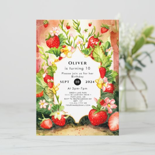 Vrolijke Charming Boho Aardbei Verjaardag Kaart (Staand voorkant)