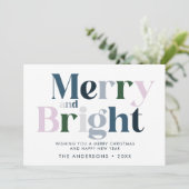 Vrolijke en heldere typografie Modern Kerstmis Feestdagenkaart (Staand voorkant)