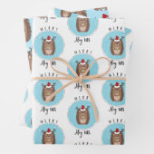 vrolijke feestelijke kerst met een grap inpakpapier vel (In situ)