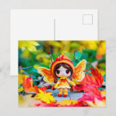 Vrolijke gehaakte pop met herfstbladeren feestdagenkaart (Voorkant / Achterkant)