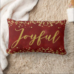 Vrolijke gouden glitter vakantie kussen<br><div class="desc">Bourgogne achtergrond met glitter randen op de boven- en onderkant met een bijpassend gouden handgeschreven "Joyful" script in het midden.</div>
