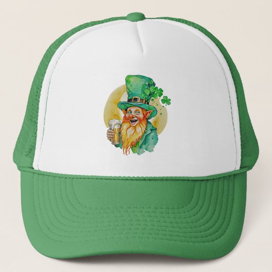 Vrolijke Kabouter Drinkt Bier Shamrock Brouwerij P Trucker Pet (Voorkant)