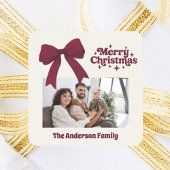 Vrolijke kerst bordeauxrode boog beige retro foto vierkante sticker