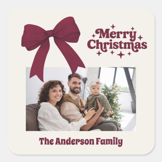Vrolijke kerst bordeauxrode boog beige retro foto vierkante sticker (Voorkant)