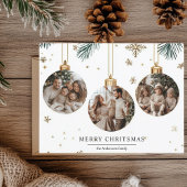 Vrolijke kerst Kaart met drie Ornamenten foto's