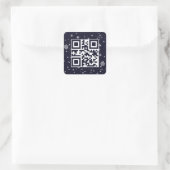 Vrolijke kerst QR-code in sneeuwvlokken Vierkante Sticker (Tas)