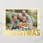 Vrolijke Kerstfoto Modern Goud Feestelijke Patroon Folie Feestdagen Briefkaart<br><div class="desc">Merry Christmas Photo Modern Gold Festive Pattern Copper Folie Christmas Briefkaarten is voorzien van uw favoriete foto op een moderne gouden kerstbal patroonachtergrond met een "Merry Christmas" gouden folie kalligrafie script overlay. Personaliseer door de tekst op de keerzijde te bewerken. Ontworpen door ©2024 Evco Studio www.zazzle.com/store/evcostudio</div>
